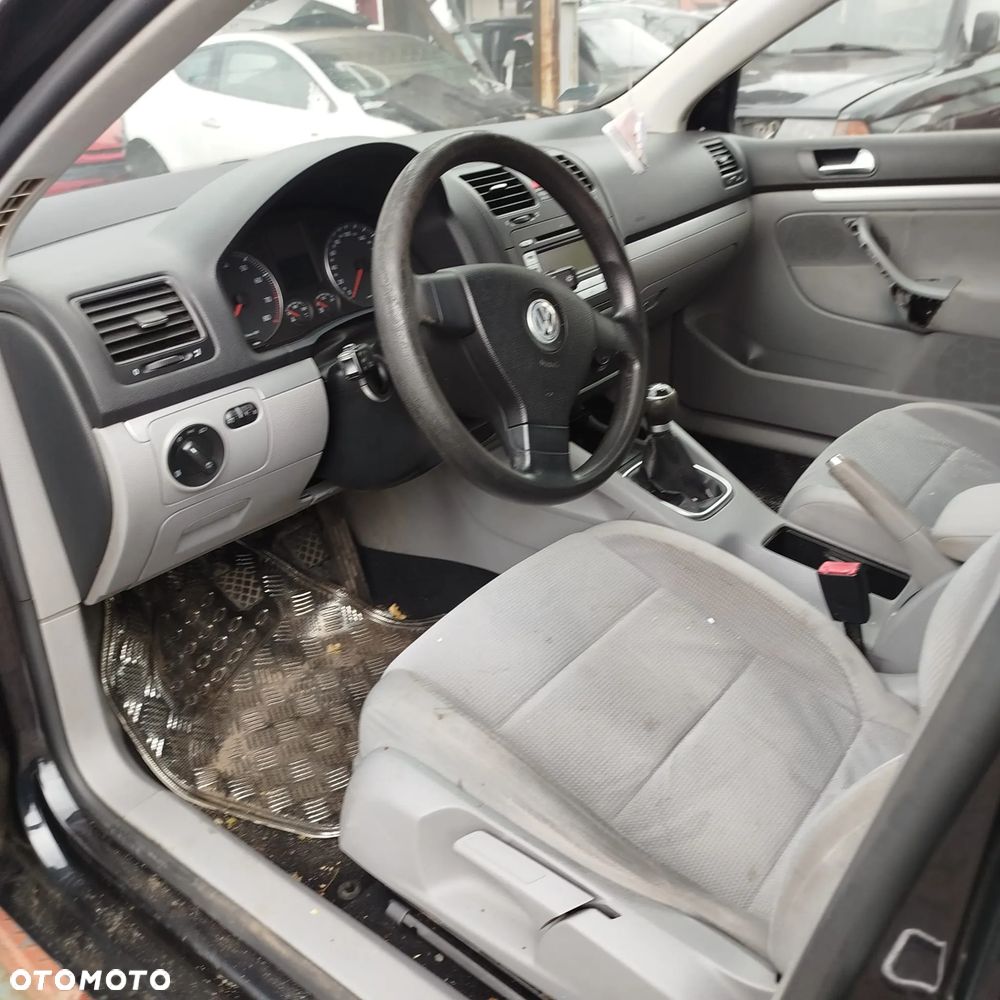 Volkswagen Jetta na części . - 5
