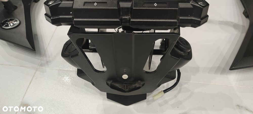 YAMAHA TRACER 09 MT09 Licznik zegary Owiewka boczek - 4