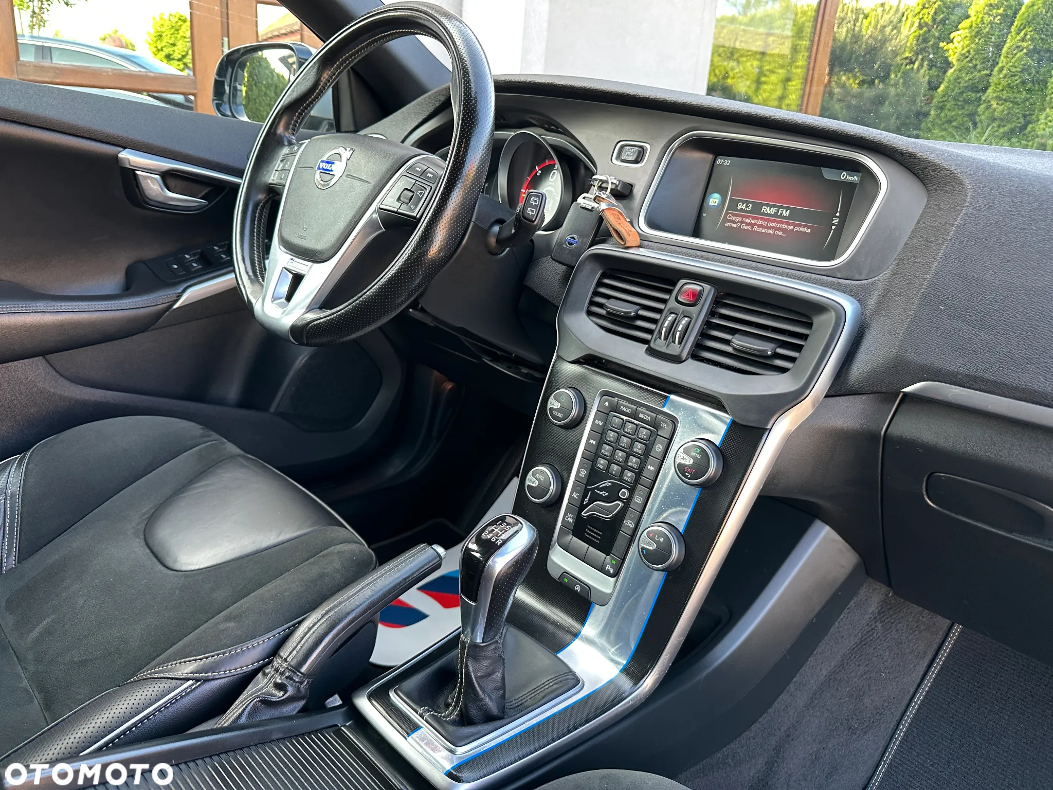 Volvo V40 D4 Drive-E R-Design Summum - 25