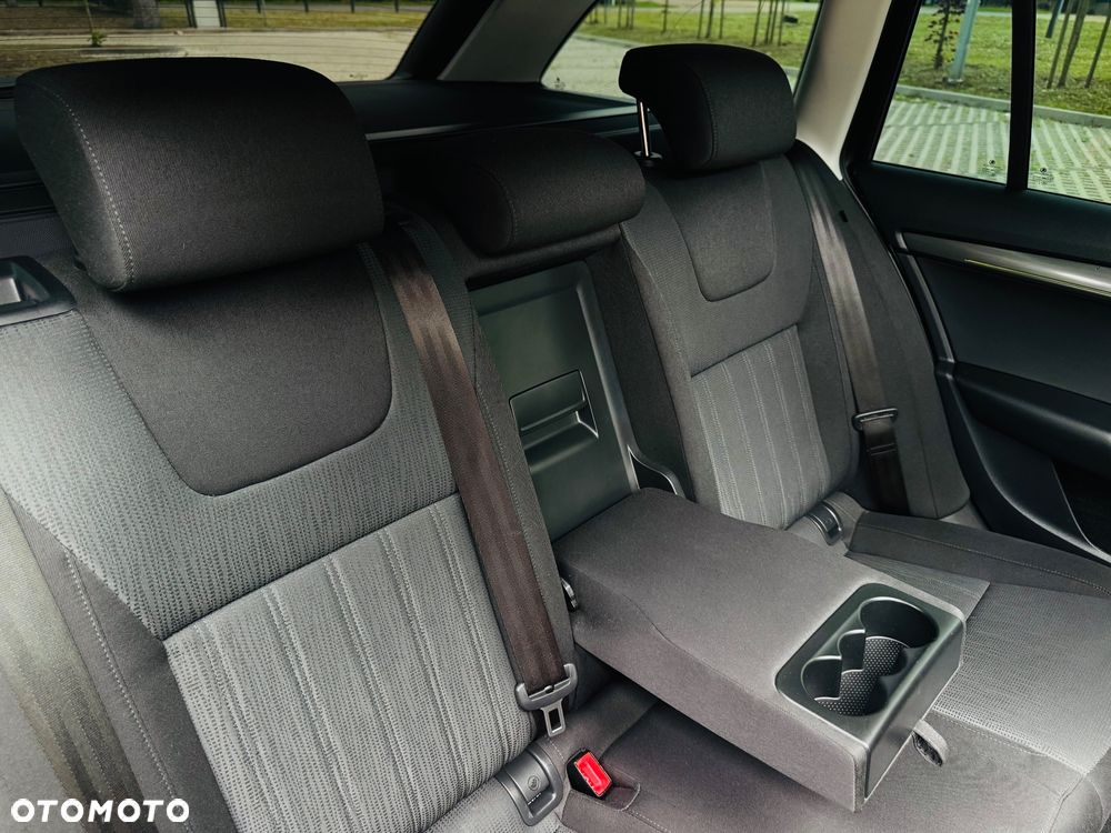 Skoda Octavia 1.6 TDI DSG Premium Edition - 38