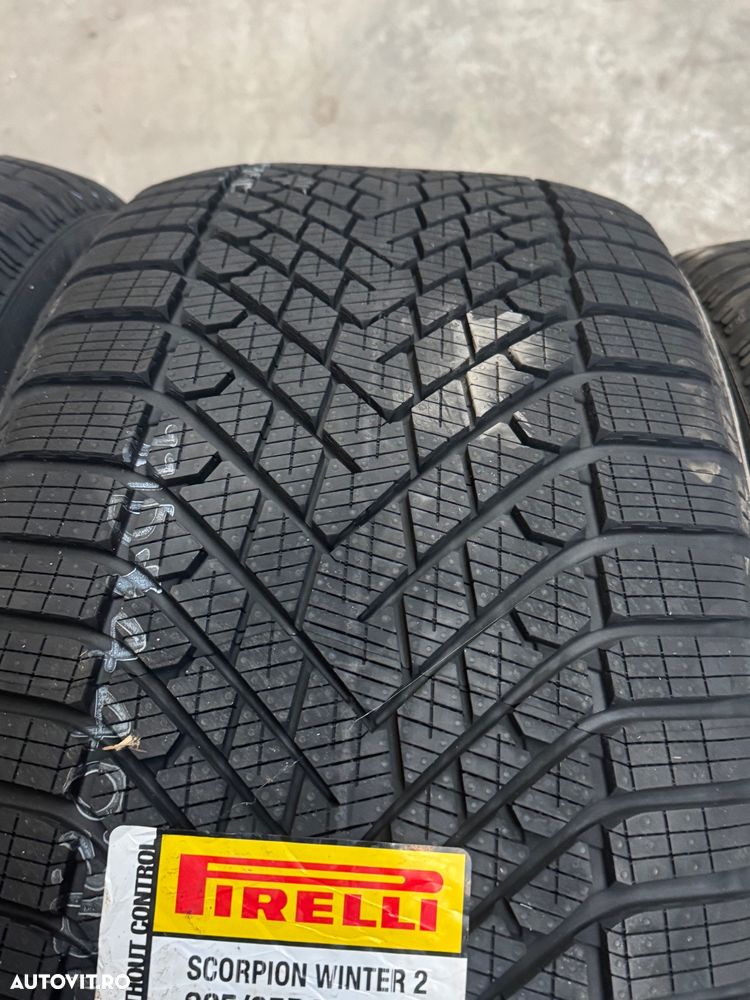 Vând set anvelope 285/35/22-315/30/22 Pirelli de iarnă noi - 4