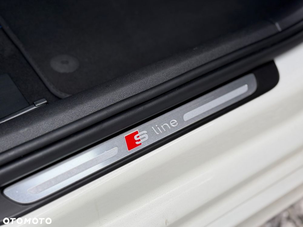 Audi A1 Sportback 1.4 TFSI S tronic S line Sportpaket - 14