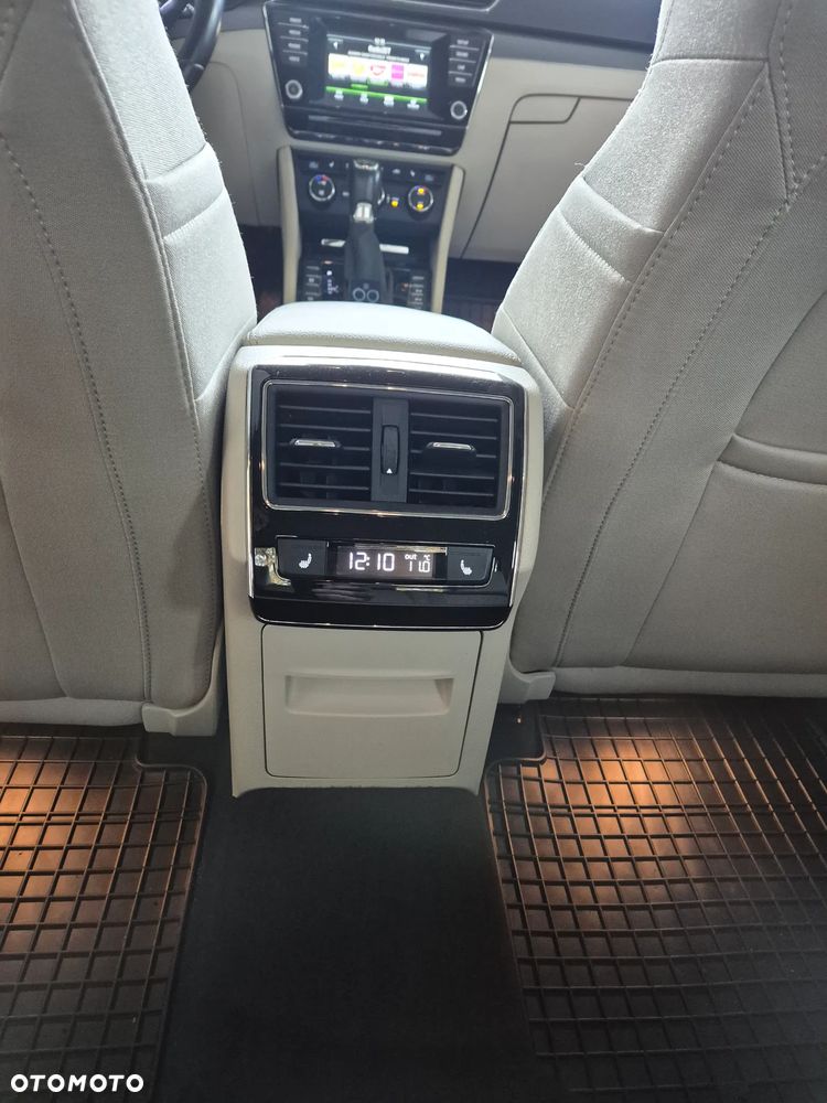 Skoda Superb 2.0 TSI Ambition DSG - 8
