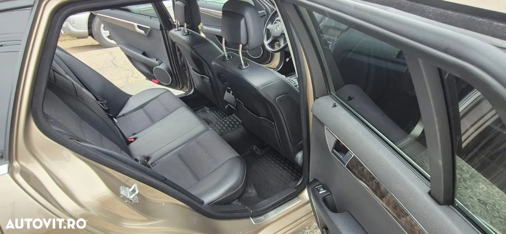 Mercedes-Benz C - 9