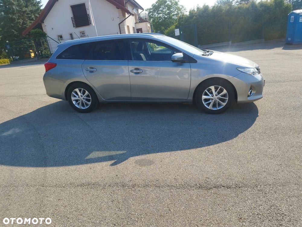 Toyota Auris 1.6 Valvematic Executive - 17