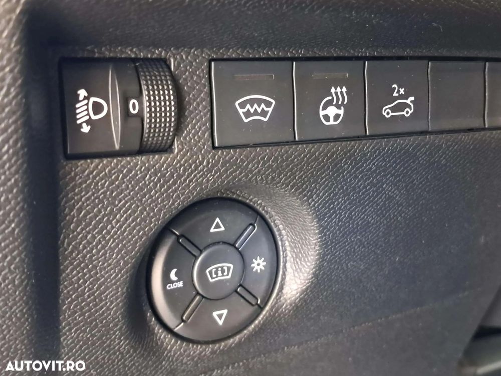Citroën C4X 1.2 eDCT6 MHEV MAX - 16