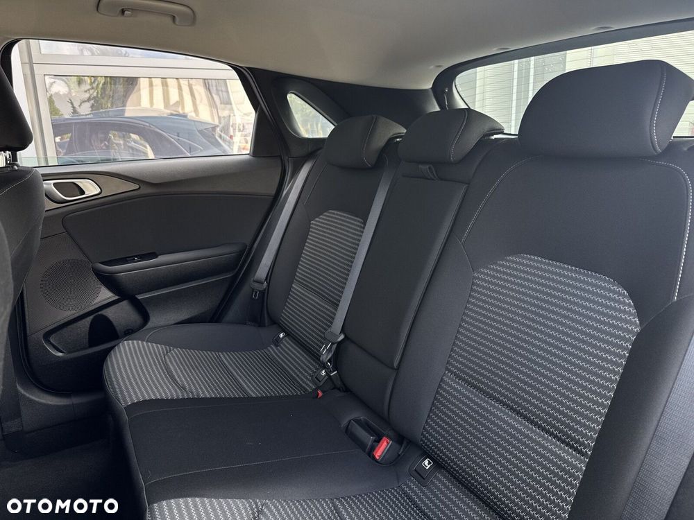 Kia Ceed 1.5 T-GDI M - 21