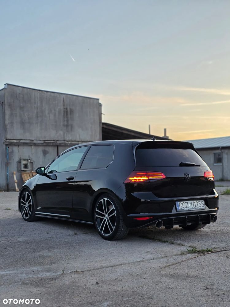 Volkswagen Golf - 2