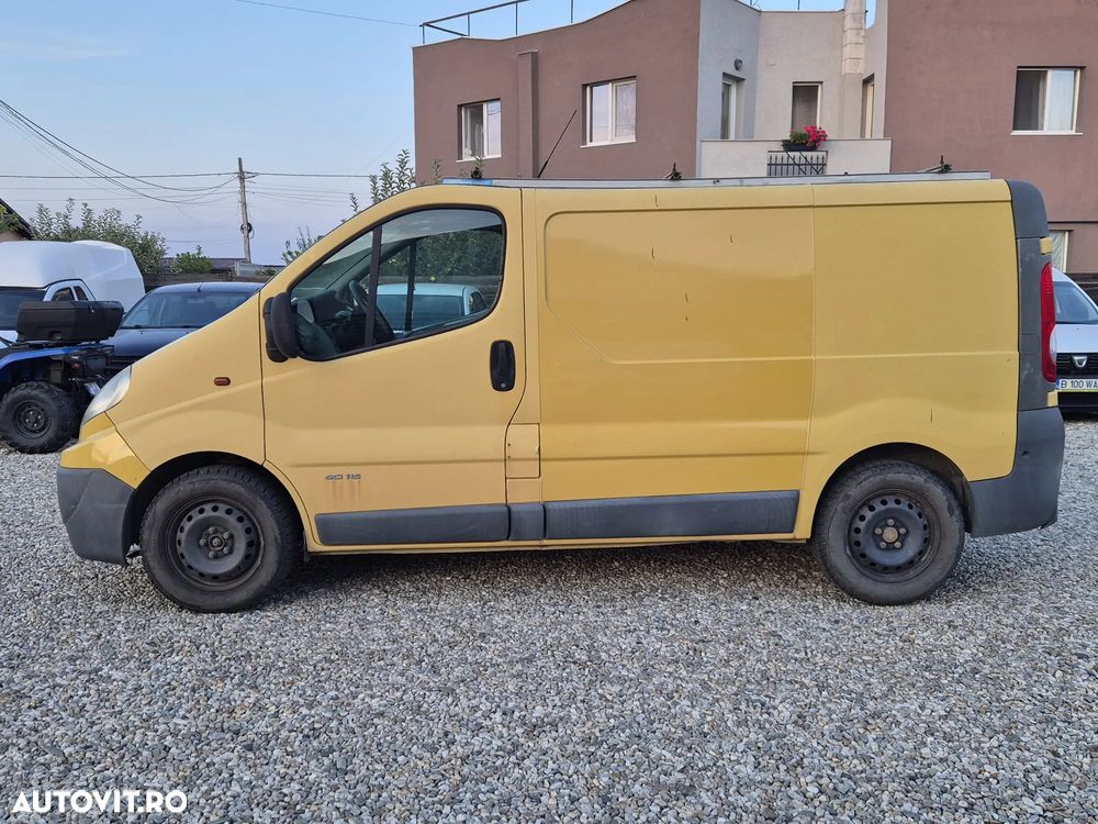 Renault TRAFIC - 2