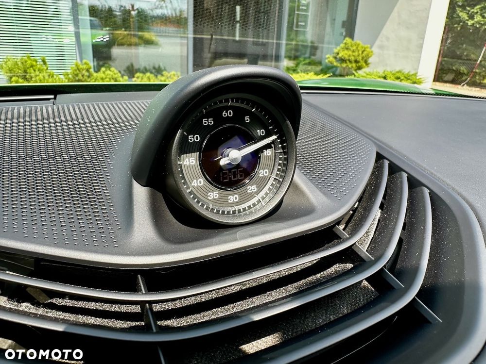 Porsche Taycan 4S Performance Plus - 15