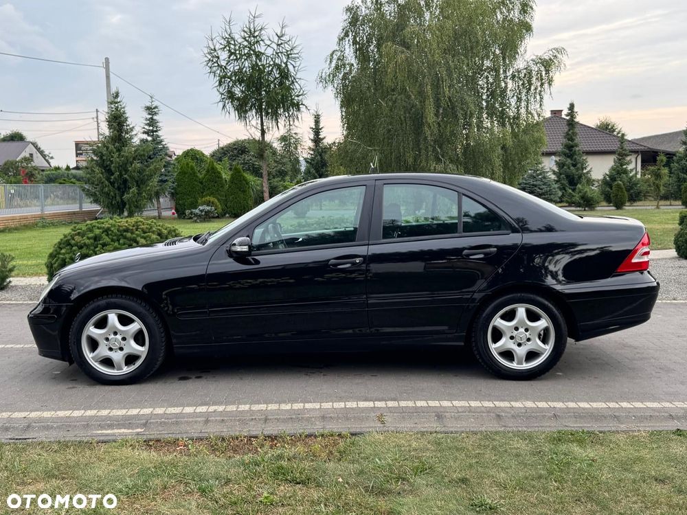 Mercedes-Benz Klasa C 200 T CDI Classic - 37