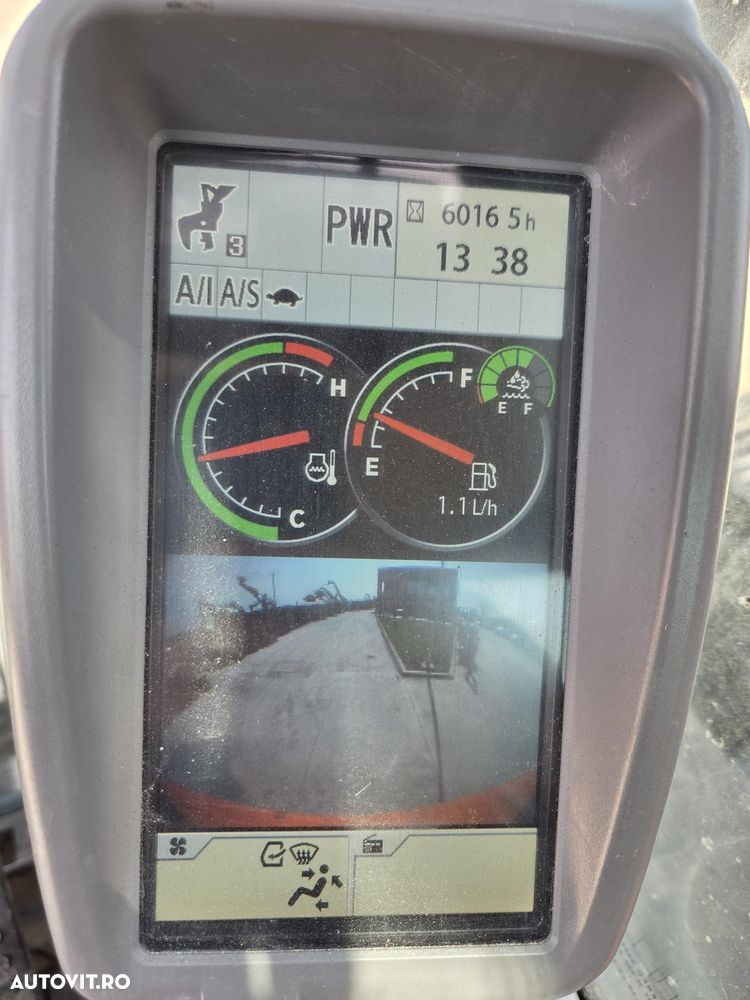 Hitachi SET BRATE LUNGI NOI 18m, cupa 0,9mc, 2019, 6.017h, gresare automata, latime 3,19m, 3 pompe hidr Hitachi, camera spate, camera laterala, consum mediu 13l/h, motor Isuzu 190CP, JAPONIA, doar 377h deplasare lant 80% ok, leasing 3 ani-PROMOTIE 131.900Eur - 3