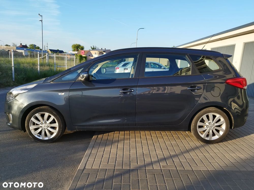 Kia Carens 1.6 GDI M - 12