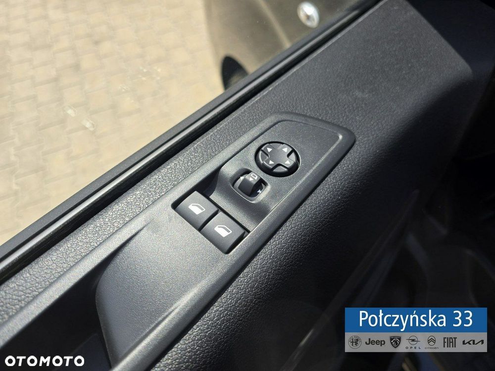 Peugeot Traveller - 13