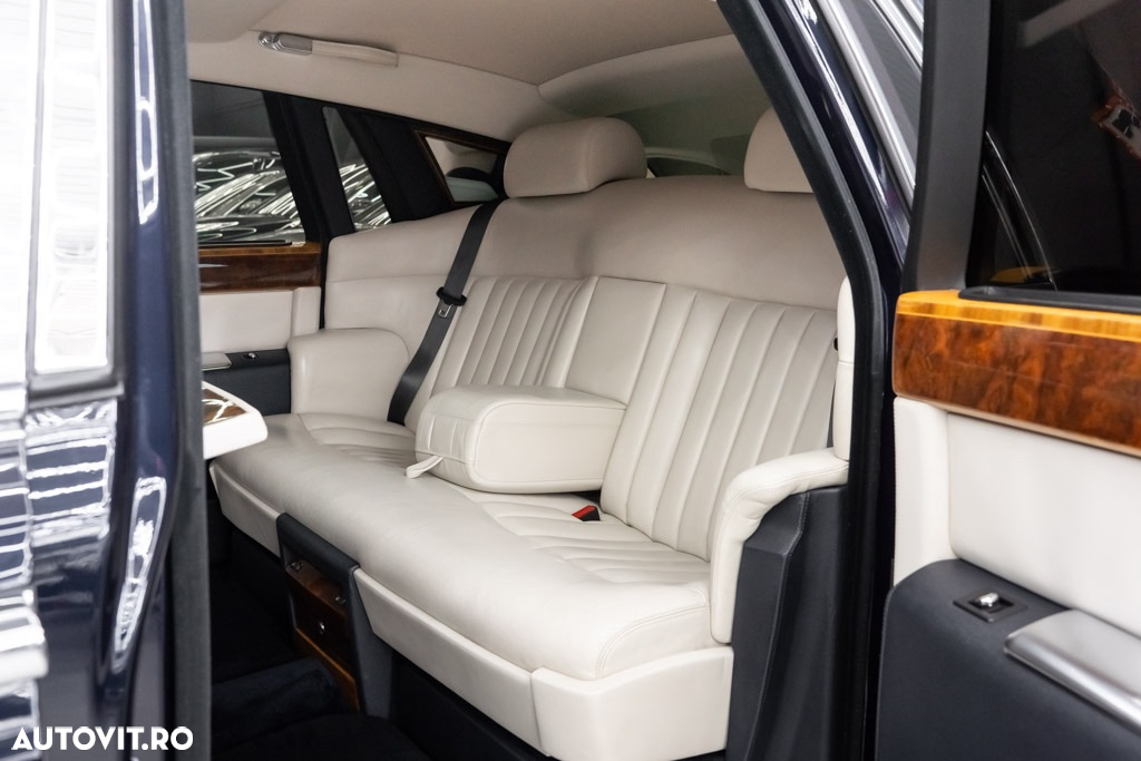 Rolls-Royce Phantom Standard - 16