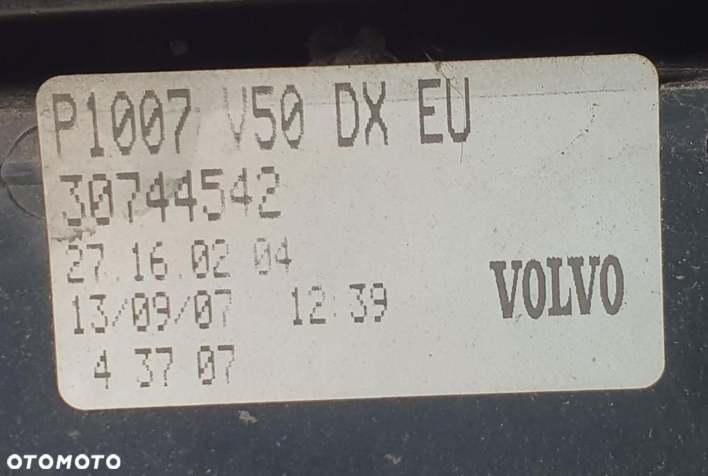 LAMPA PRAWY TYŁ TYLNA VOLVO V50 LIFT 30744542 EUROPA - 6