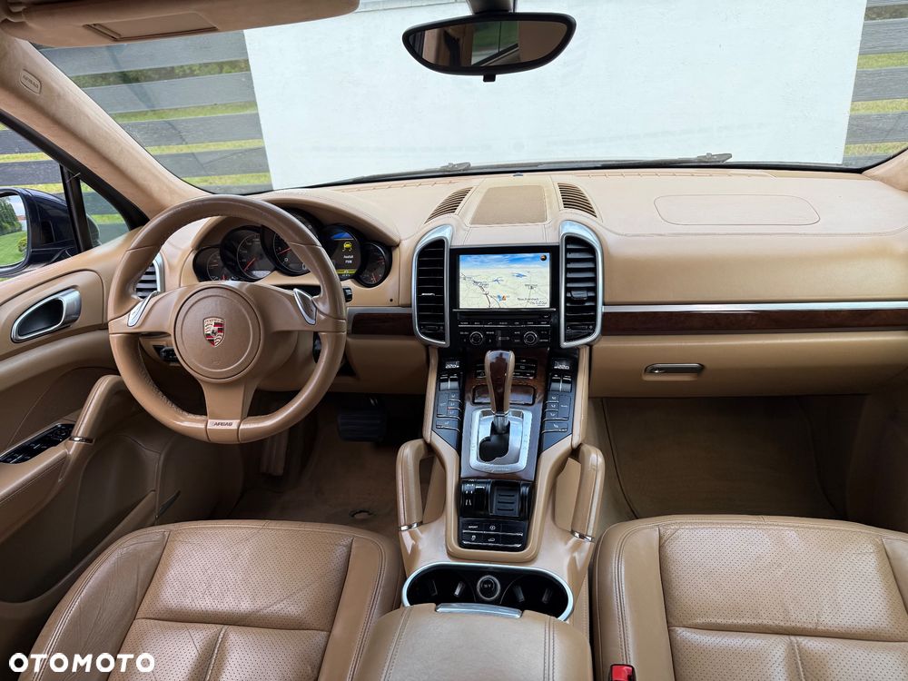 Porsche Cayenne Platinum Edition - 18