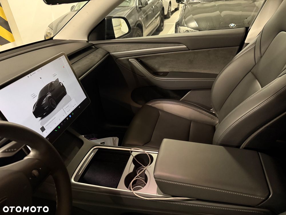 Tesla Model Y Performance AWD - 17