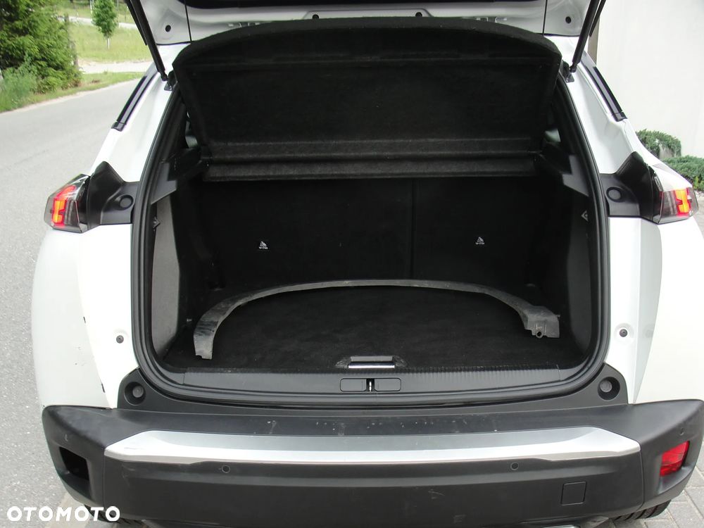 Peugeot 2008 1.2 Pure Tech Allure S&S - 18
