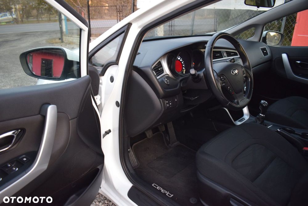 Kia Ceed 1.6 GDI Business Line - 8