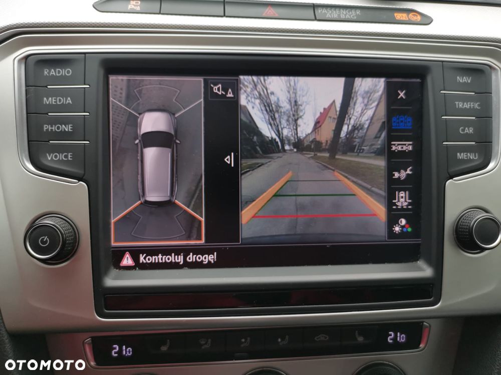 Volkswagen Passat - 27