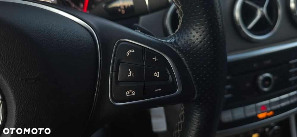 Mercedes-Benz CLA 220 4-Matic - 33
