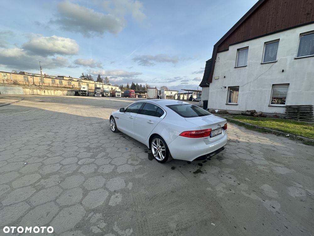Jaguar XE S - 5