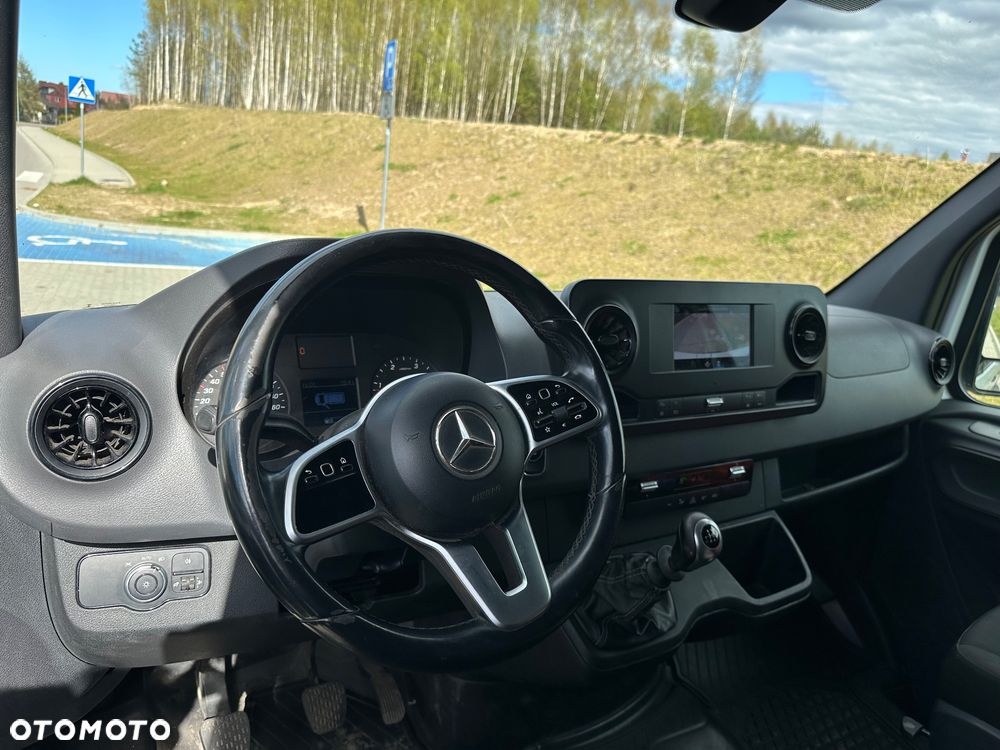 Mercedes-Benz Sprinter - 10