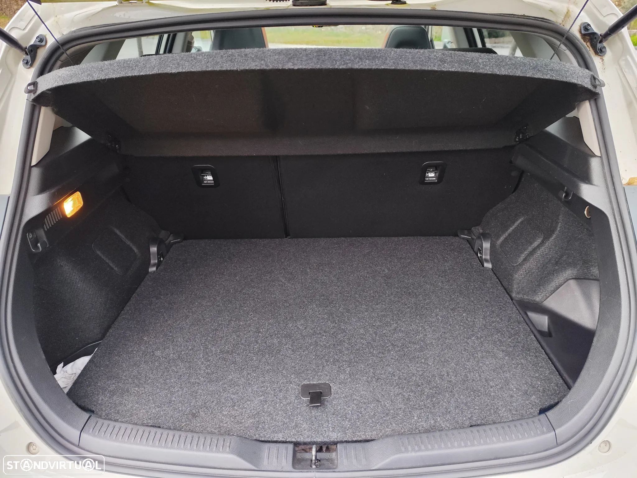 Toyota Auris 1.8 HSD Exclusive +TSS+Navi - 12