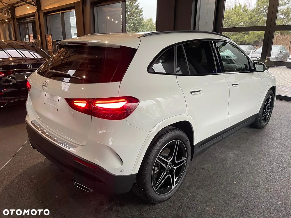 Mercedes-Benz GLA 200 d - 5