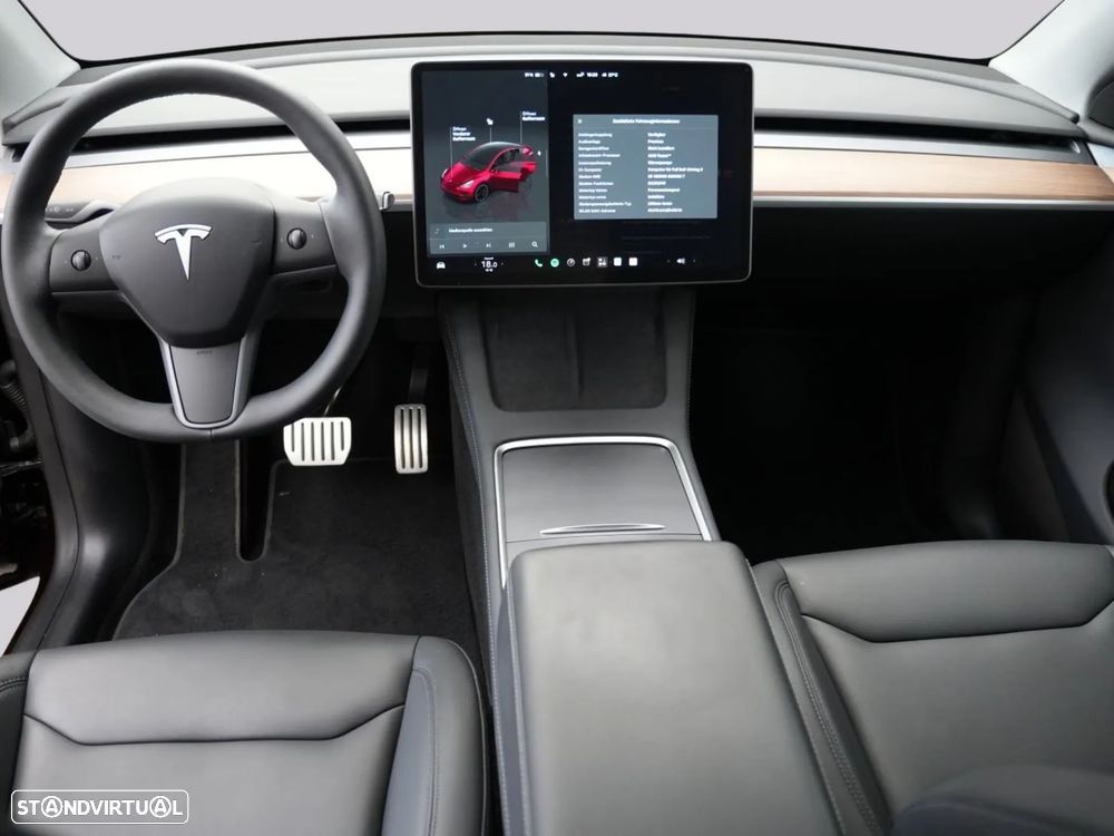 Tesla Model Y Performance Dual Motor AWD - 9