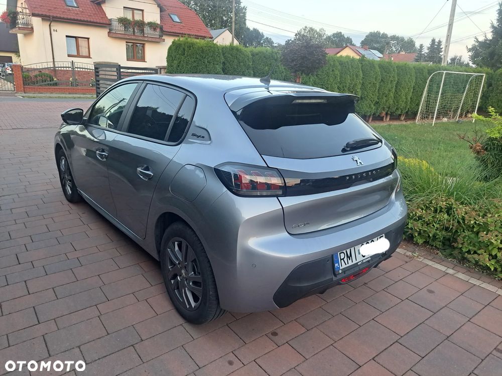 Peugeot 208 - 4