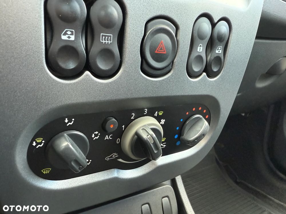 Dacia Duster 1.6 SCe Access S&S - 30