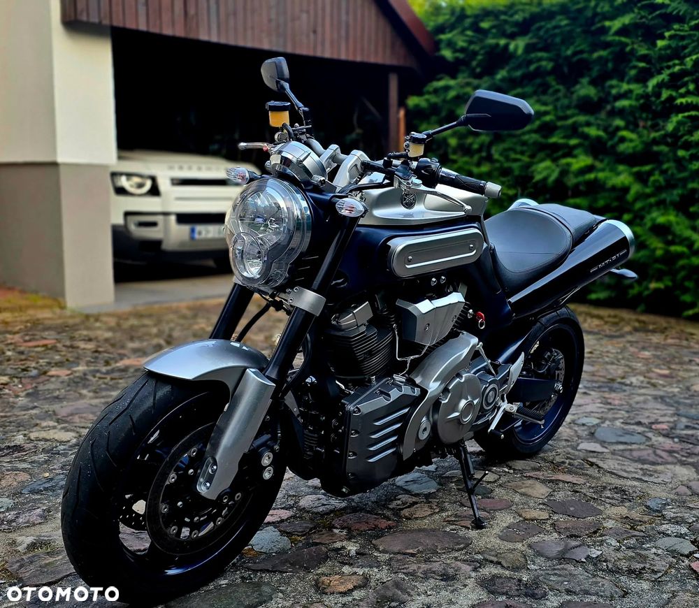 Yamaha MT - 4