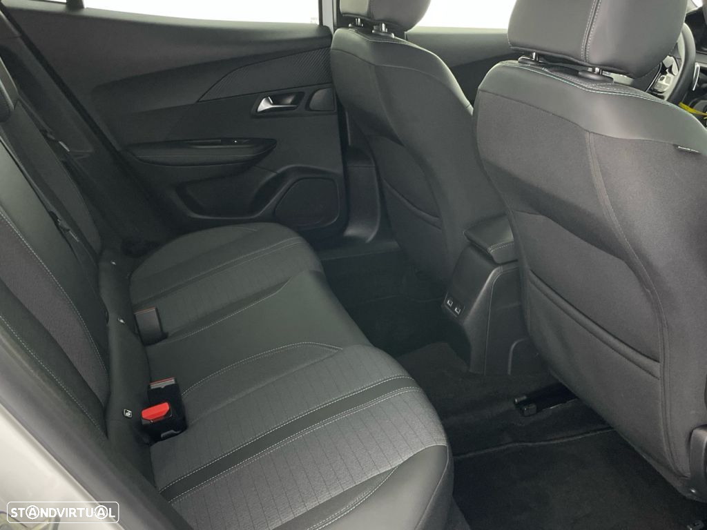 Peugeot 2008 1.5 BlueHDi Allure EAT8 - 25