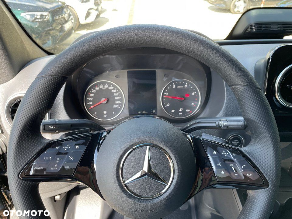 Mercedes-Benz Sprinter - 4