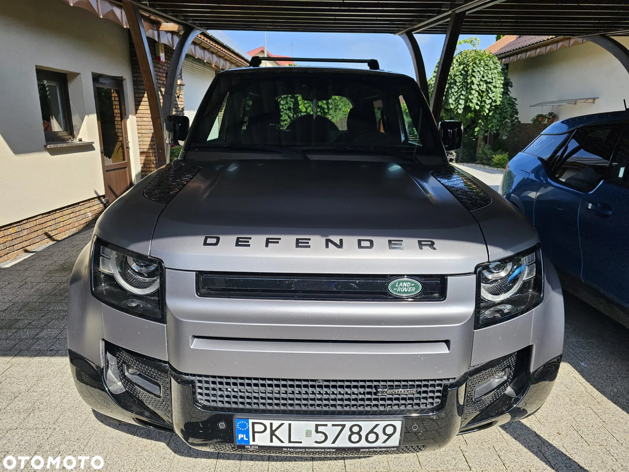 Land Rover Defender - 2