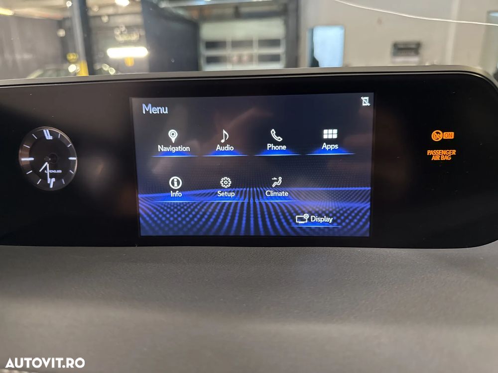 Lexus UX - 22