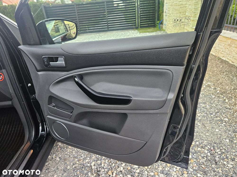 Ford Kuga 2.0 TDCi 4WD Titanium - 34