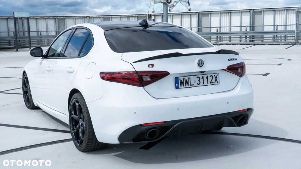 Alfa Romeo Giulia 2.0 Turbo 16V AT8 Veloce Ti - 6
