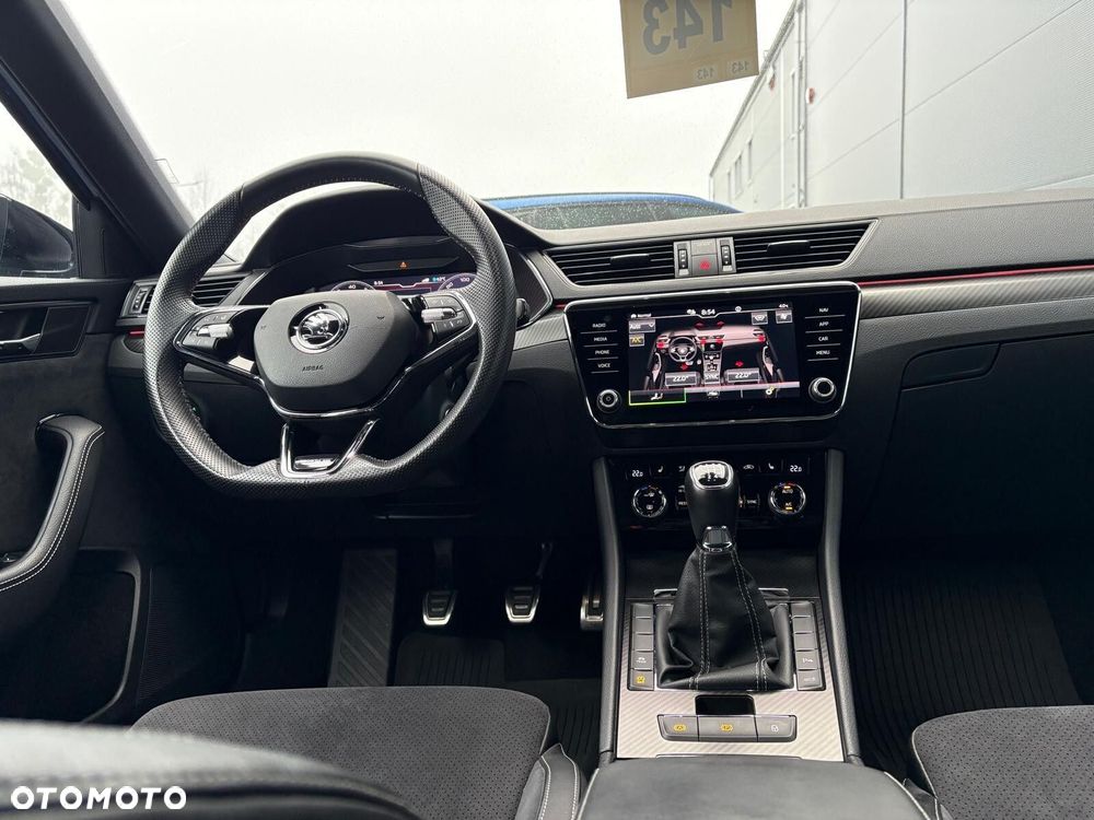 Skoda Superb 1.5 TSI Sportline - 10