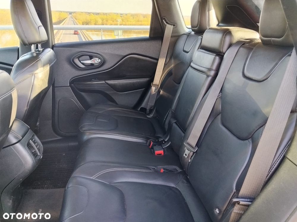 Jeep Cherokee 2.0 MJD 4x2 Longitude - 9