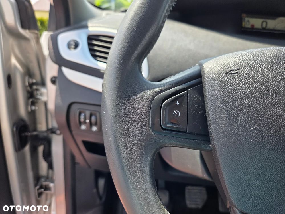 Renault Scenic 1.6 16V 110 LIMITED - 24