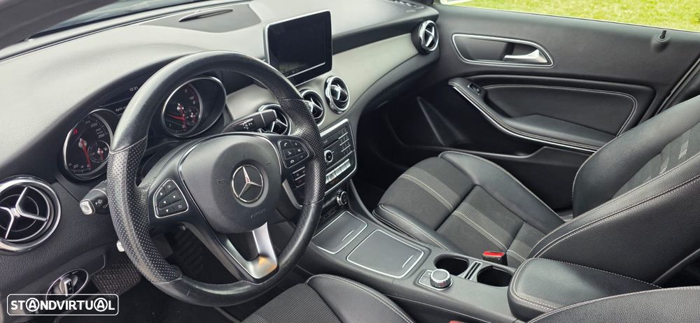 Mercedes-Benz GLA 200 - 10