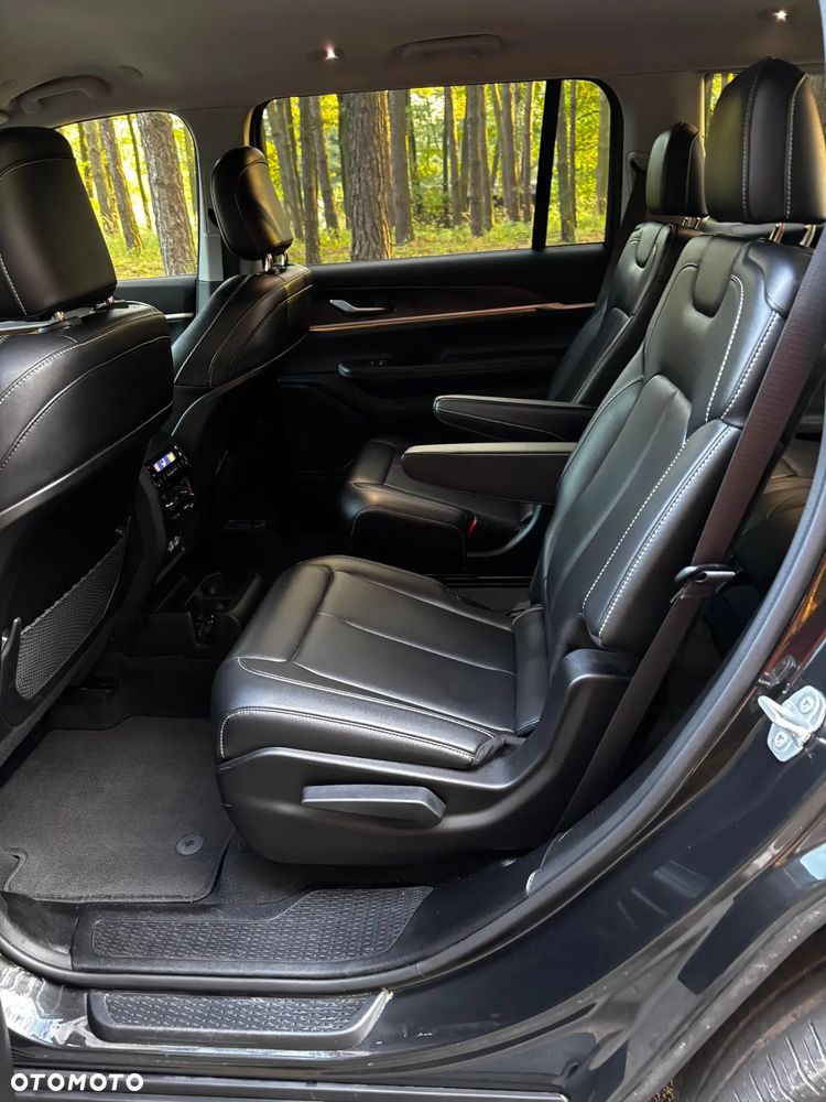 Jeep Grand Cherokee - 31