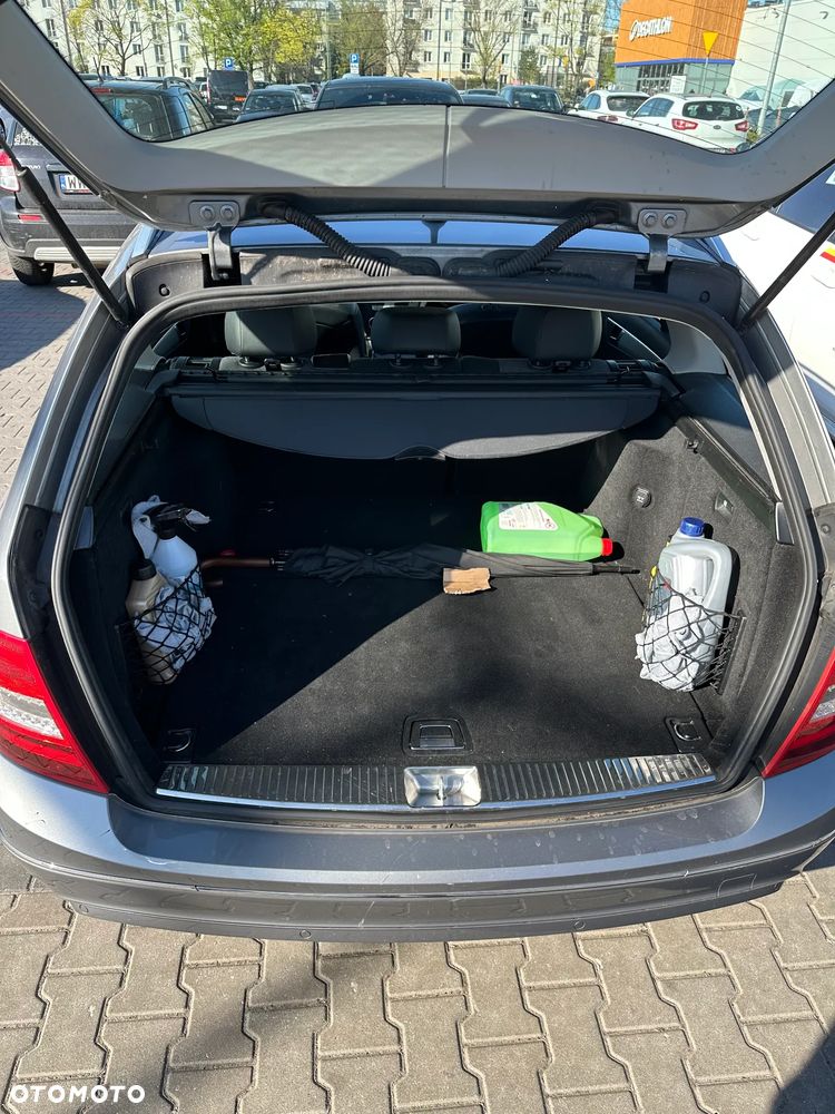 Mercedes-Benz Klasa C 180 CGI Automatik BlueEFFICIENCY Avantgarde - 4