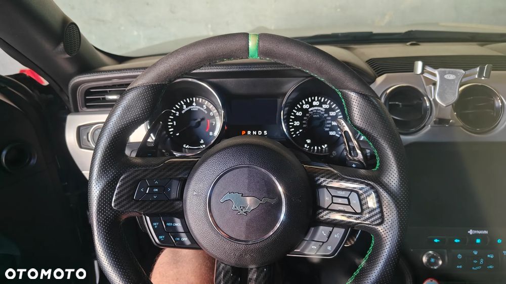 Ford Mustang - 4