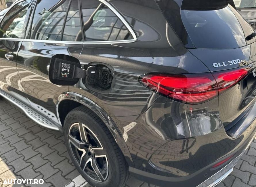Mercedes-Benz GLC 300 e 4Matic 9G-TRONIC AMG Line Advanced - 8