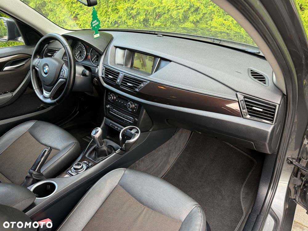 BMW X1 xDrive18d xLine - 8