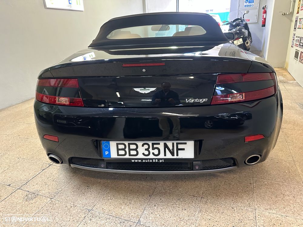 Aston Martin Vantage Roadster - 19